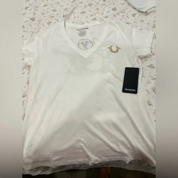Size Medium True Religion Women’s Short Sleeve Shirt - Picture 1 of 4